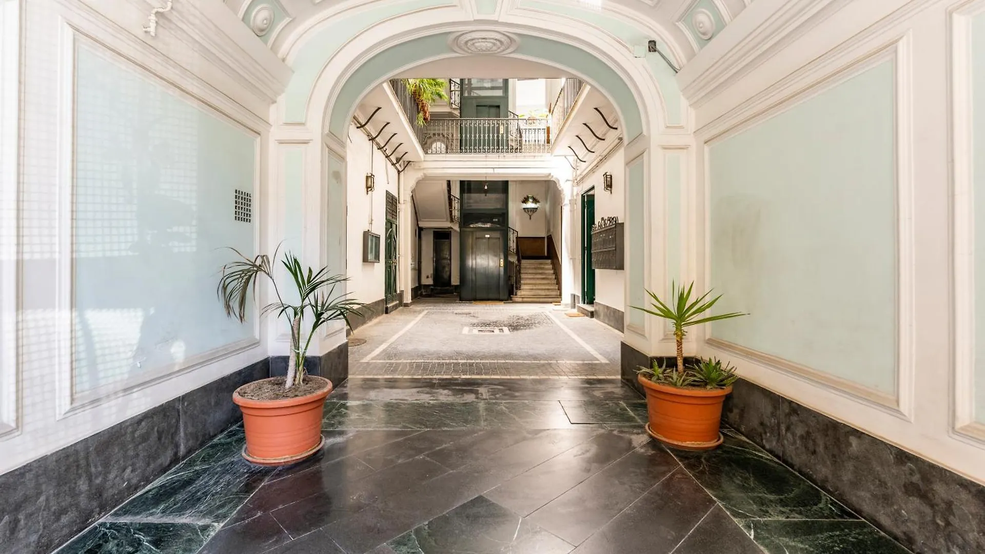 A26 Apartments - Premium Apartment In Neapol